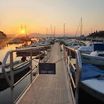 Sunset & Seaview Premium مالينسكا
